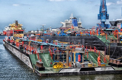 POWER BARGE 的投资、建造及运营